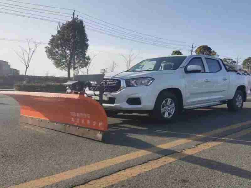 四驅皮卡除雪車